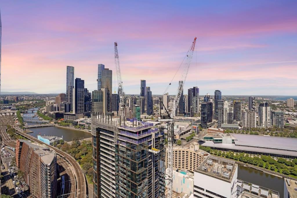 Apartment New Waterfront Living With Sublime Views 2b1b Melbourne
