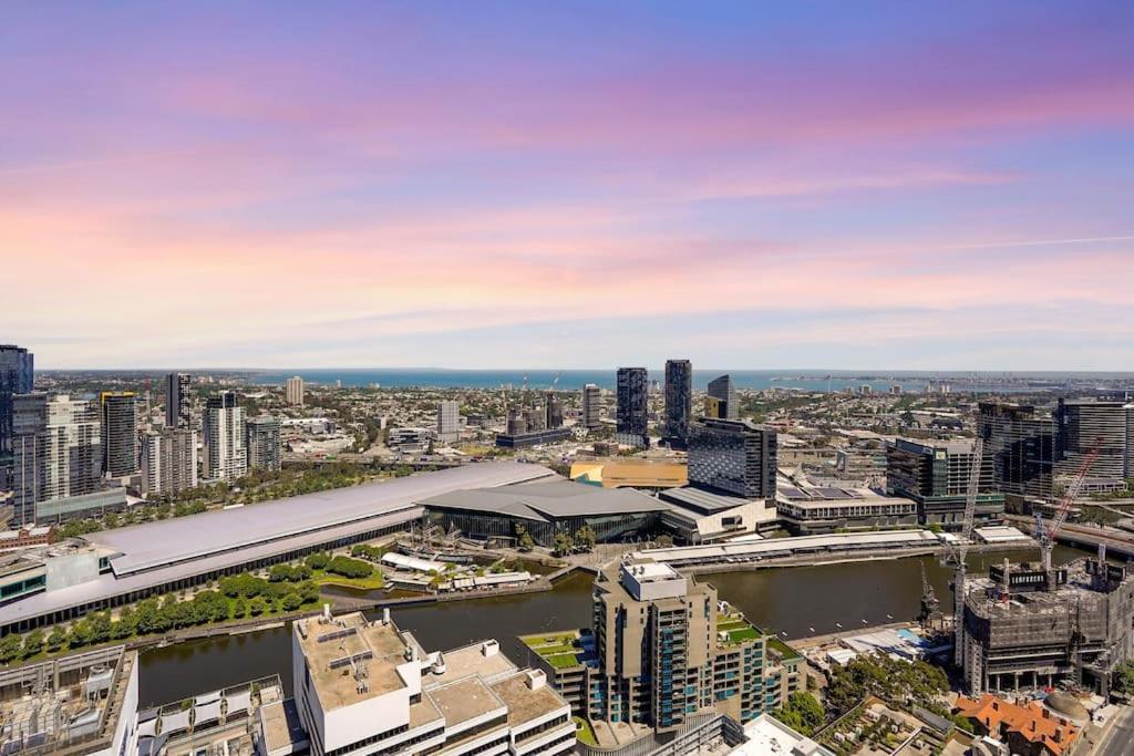 Apartment New Waterfront Living With Sublime Views 2b1b Melbourne